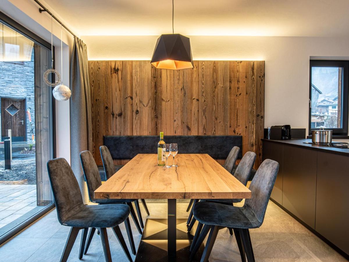 Apartment In Wald Im Pinzgau With A Carport Екстер'єр фото