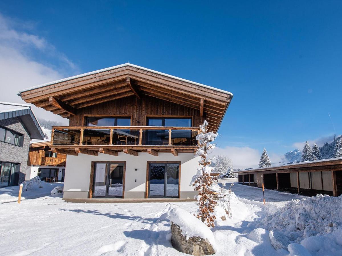 Apartment In Wald Im Pinzgau With A Carport Екстер'єр фото