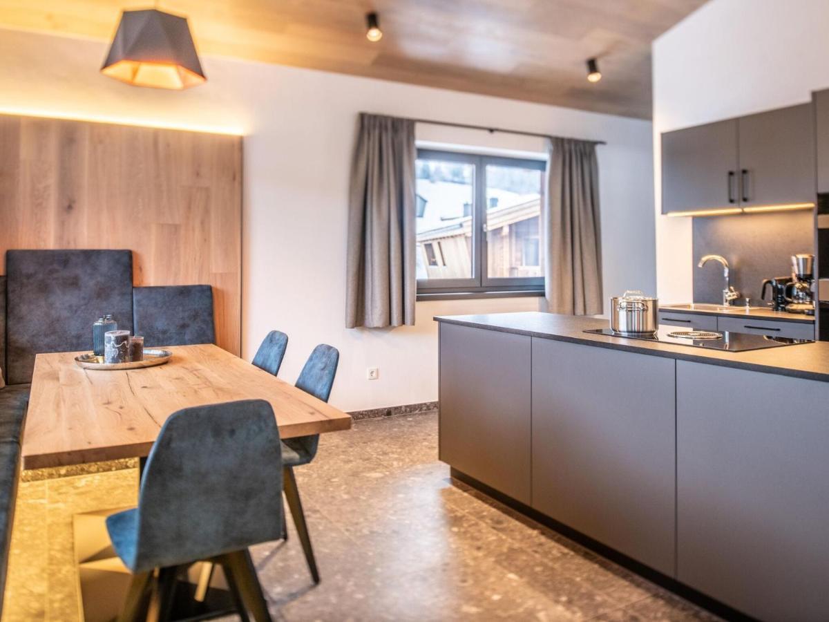 Apartment In Wald Im Pinzgau With A Carport Екстер'єр фото