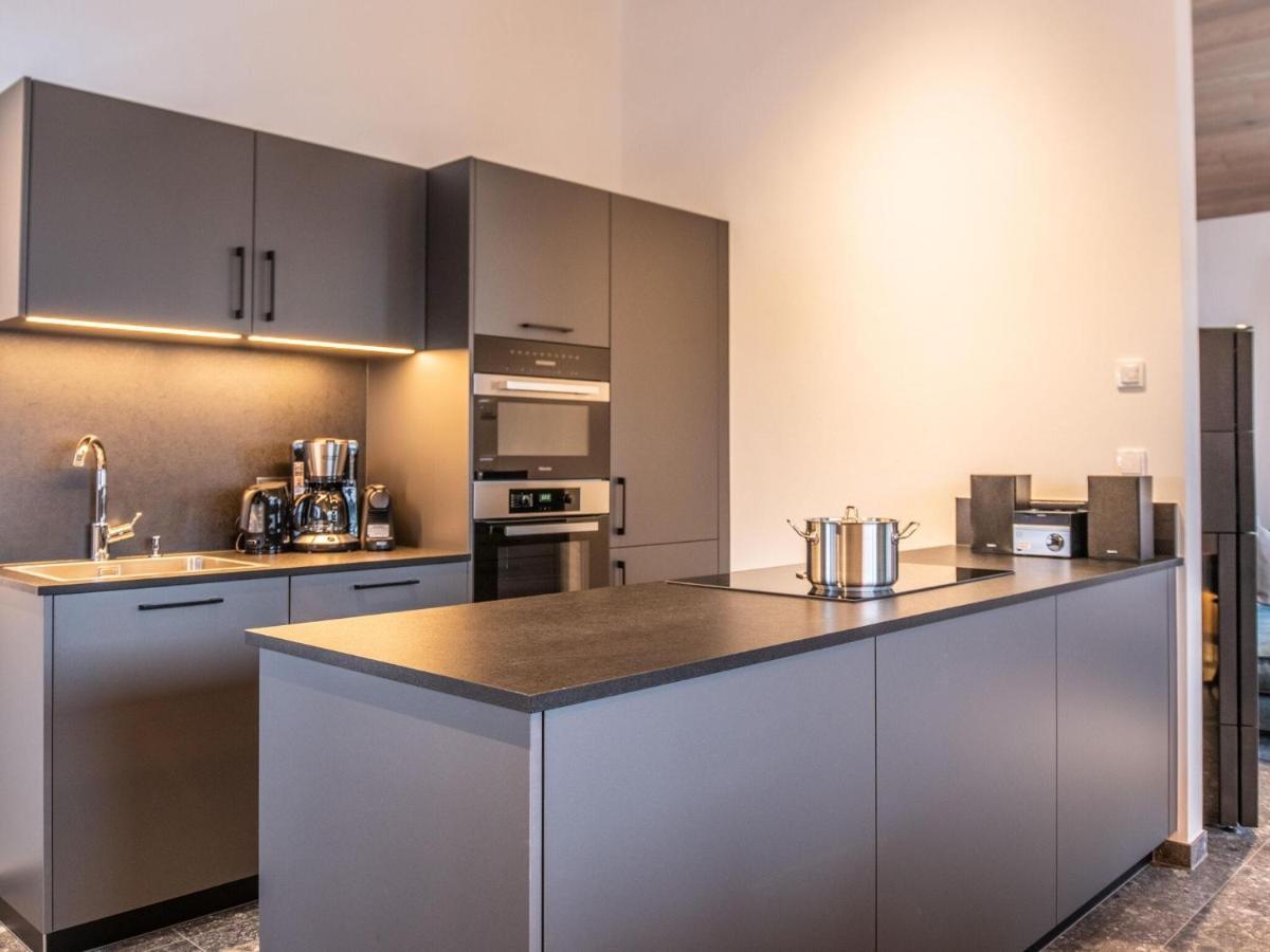 Apartment In Wald Im Pinzgau With A Carport Екстер'єр фото