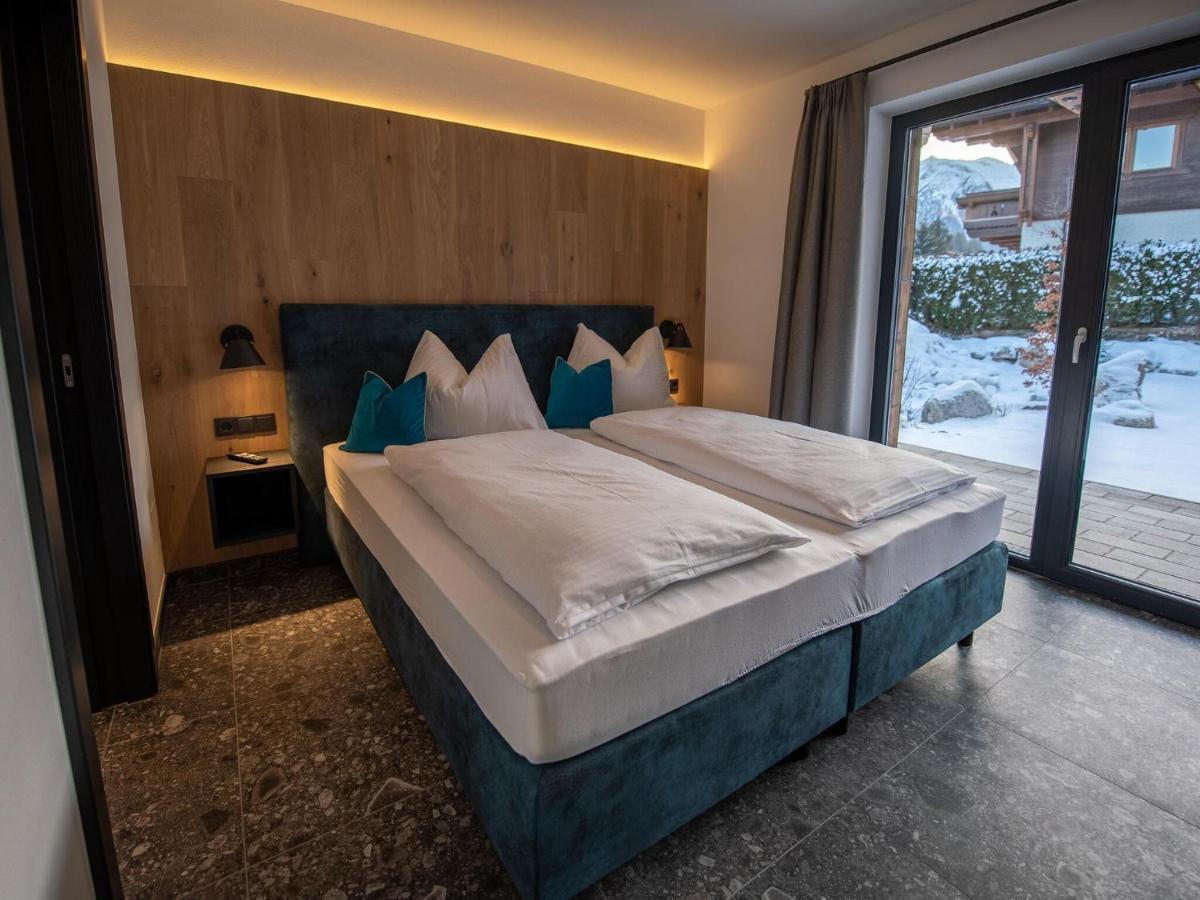 Apartment In Wald Im Pinzgau With A Carport Екстер'єр фото