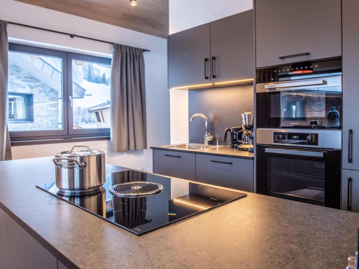 Apartment In Wald Im Pinzgau With A Carport Екстер'єр фото